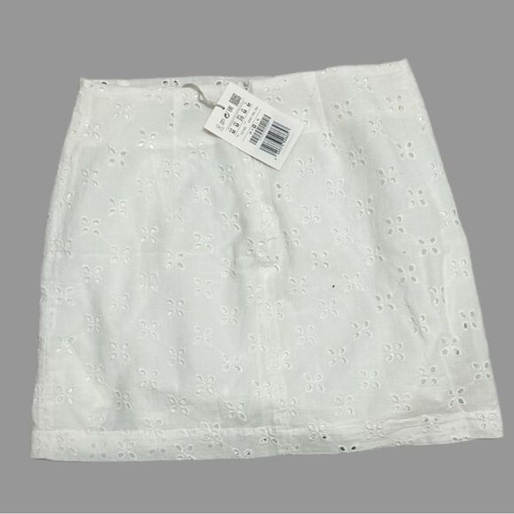 Pull&Bear Womens Skirt M 10 Embroidered  White Mini Short Lined Summer new - Picture 3 of 9